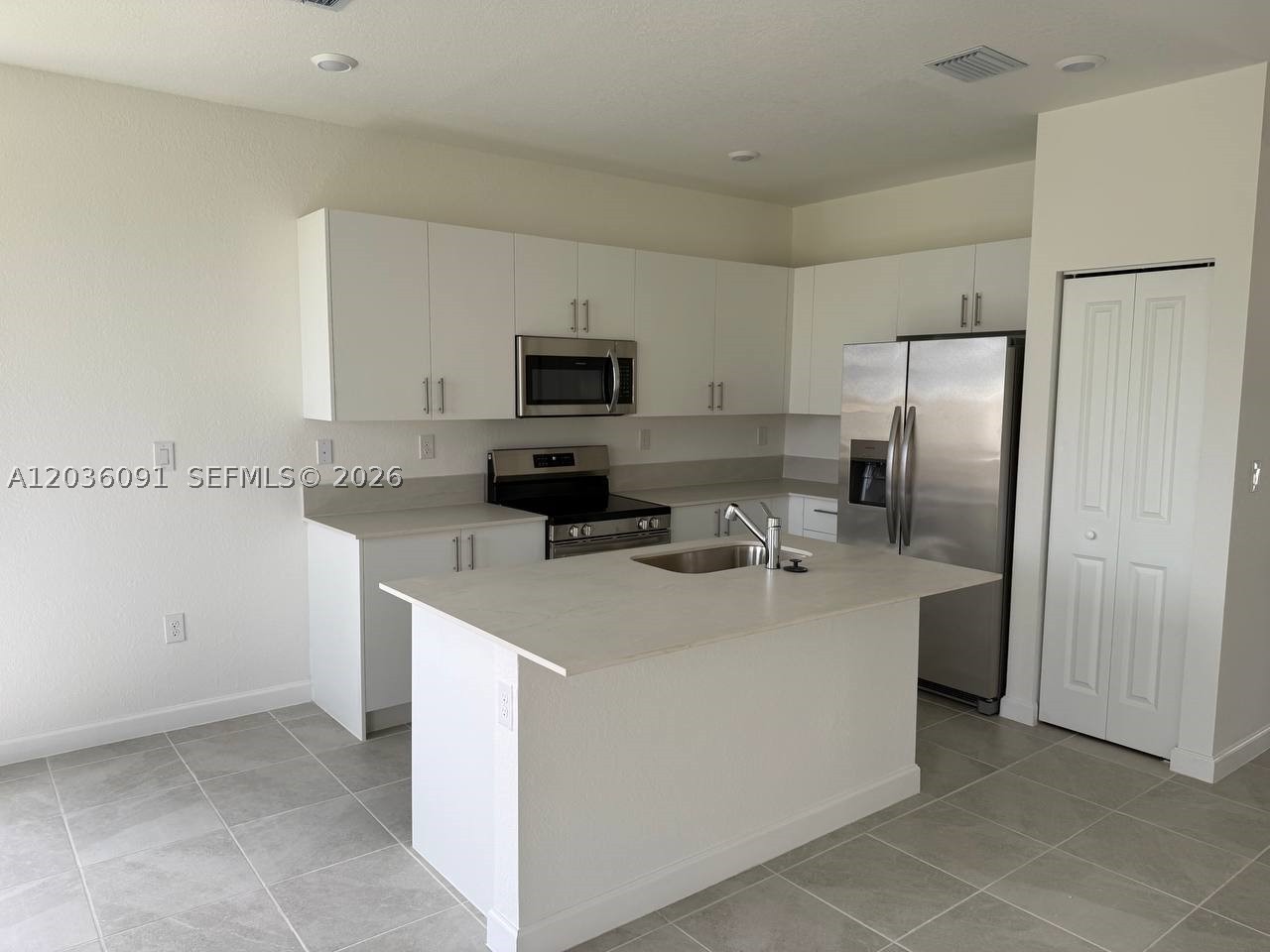 CENTURY PARK SQUARE NORTH - Residential Lease