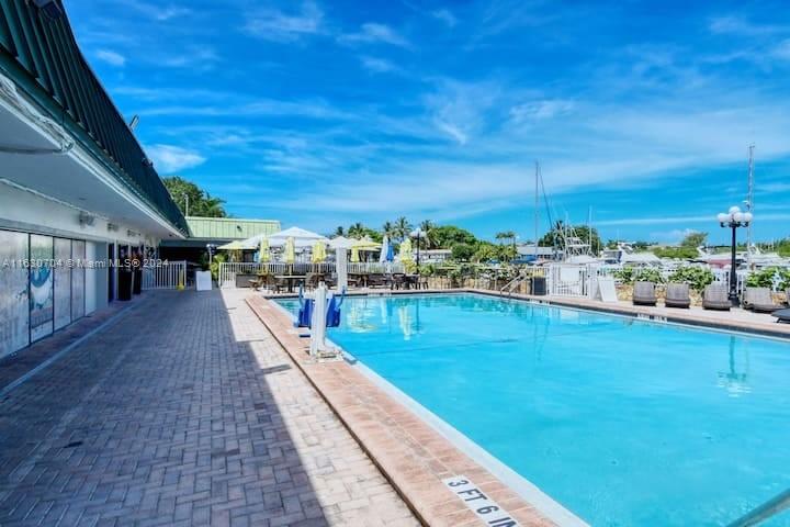 SARASOTA CAY CLUB CONDO - Residential