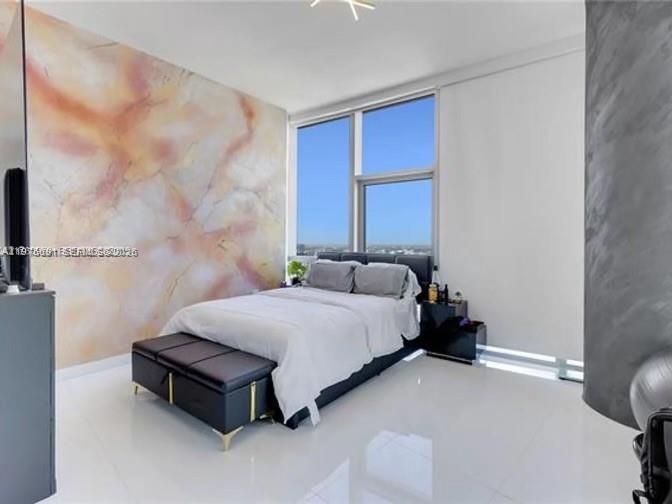 PARAMOUNT MIAMI WORLDCENT - Residential
