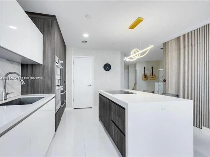 PARAMOUNT MIAMI WORLDCENT - Residential