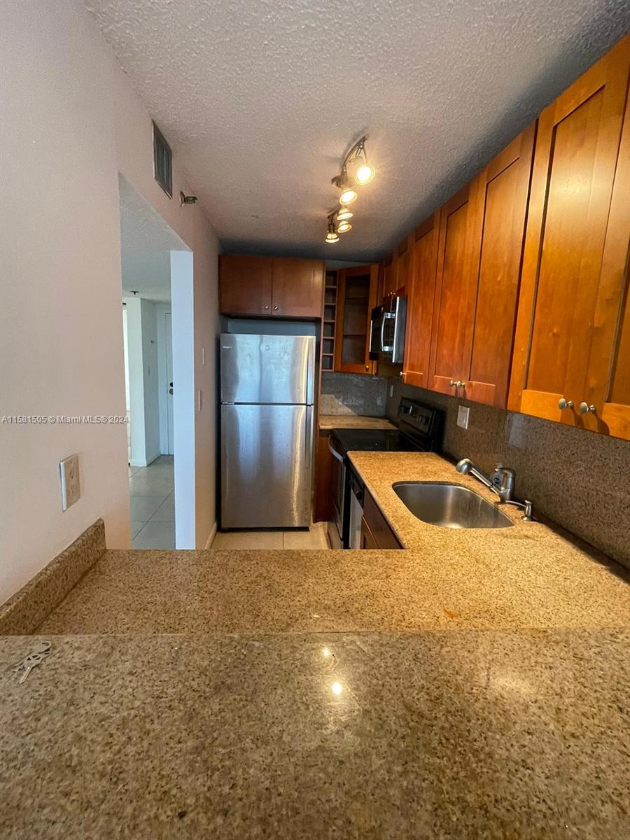 RIVER RUN CONDO PH I - Residential Lease