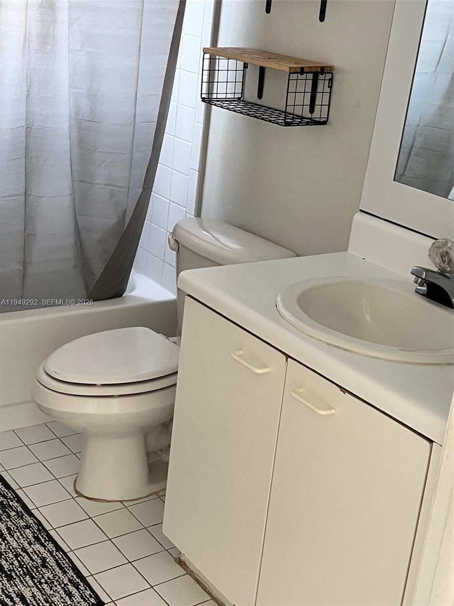 NOB HILL WEST CONDO - Residential