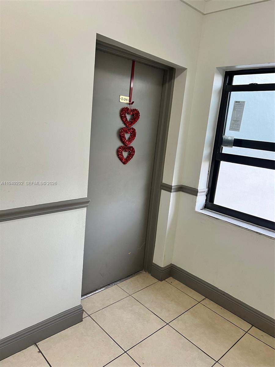 NOB HILL WEST CONDO - Residential