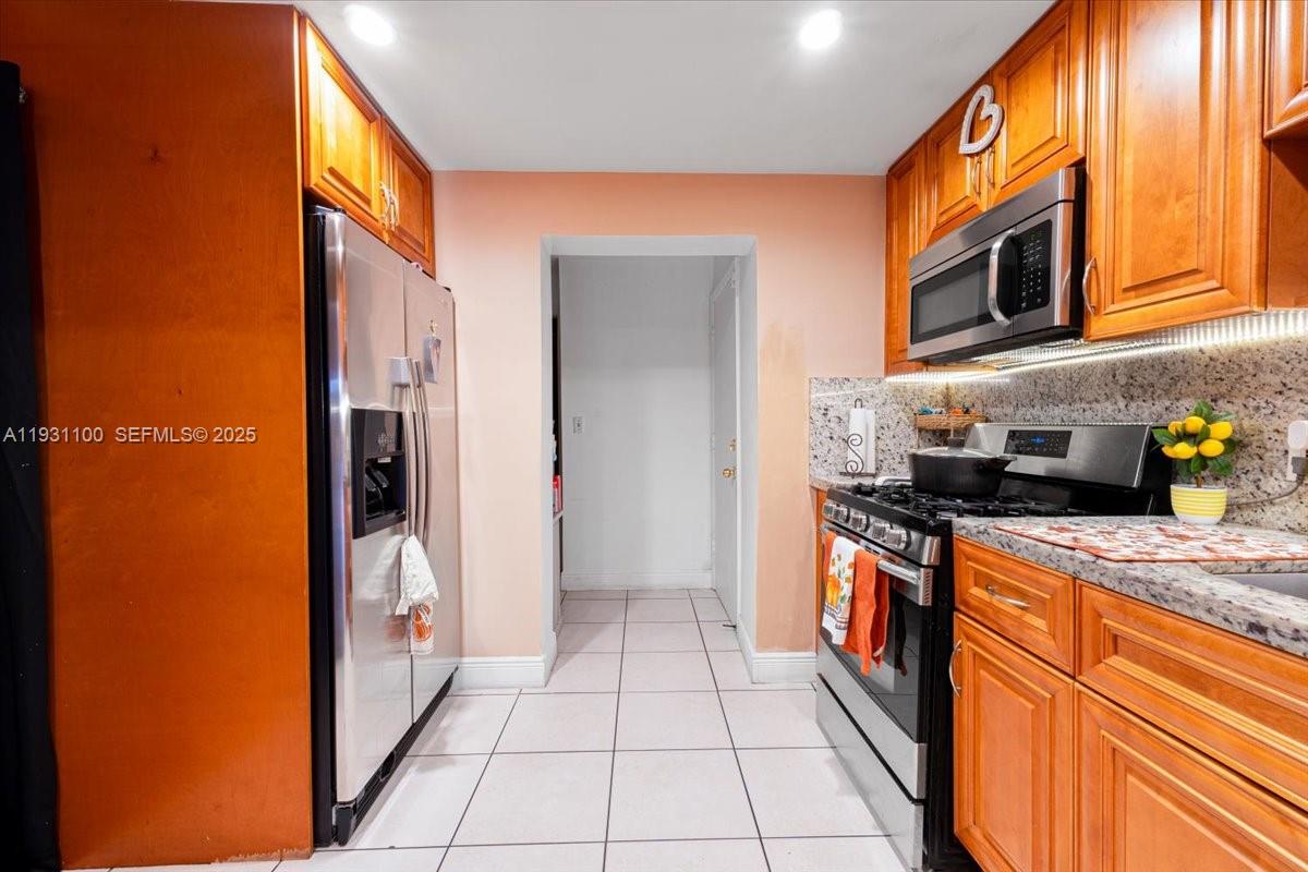 CAROLE ANNE PARK - Residential Lease