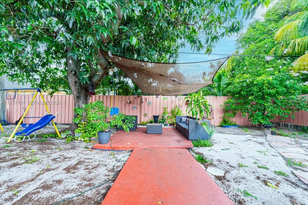 CAROLE ANNE PARK - Residential Lease