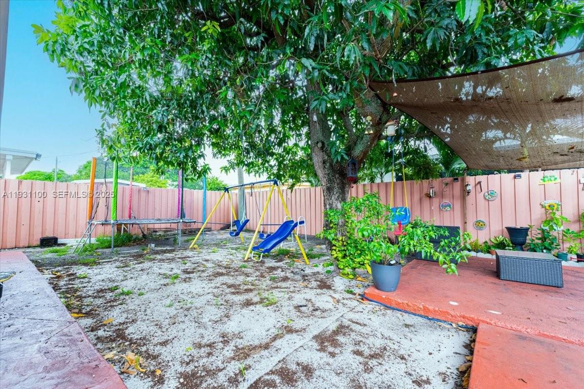 CAROLE ANNE PARK - Residential Lease
