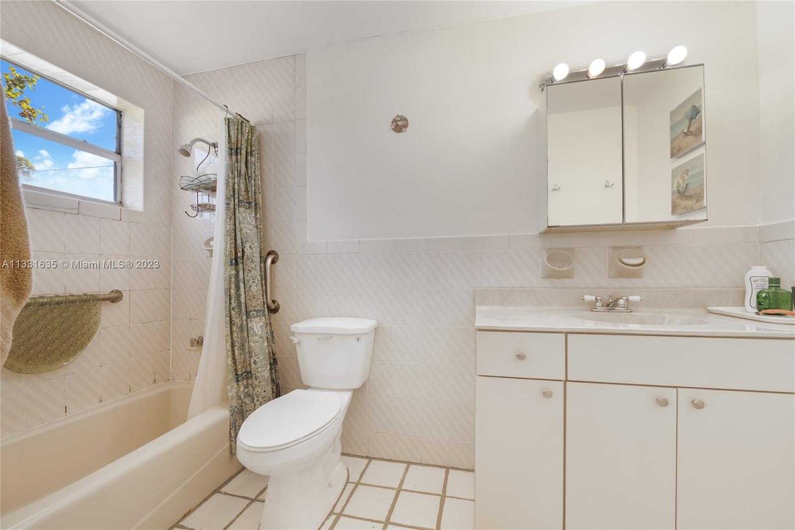 CORAL WAY VILLAGE SEC A P - Residential