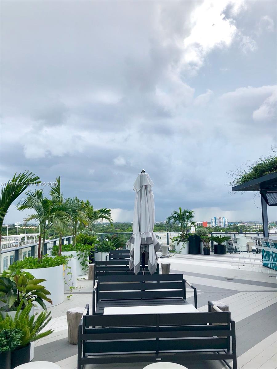 3401 MIDTOWN CONDO - Residential