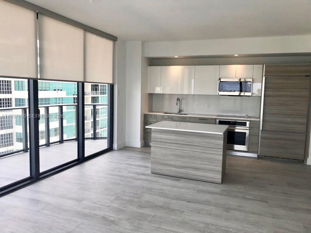 3401 MIDTOWN CONDO - Residential