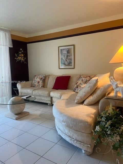 SOMERSET NO EIGHT CONDO - Residential