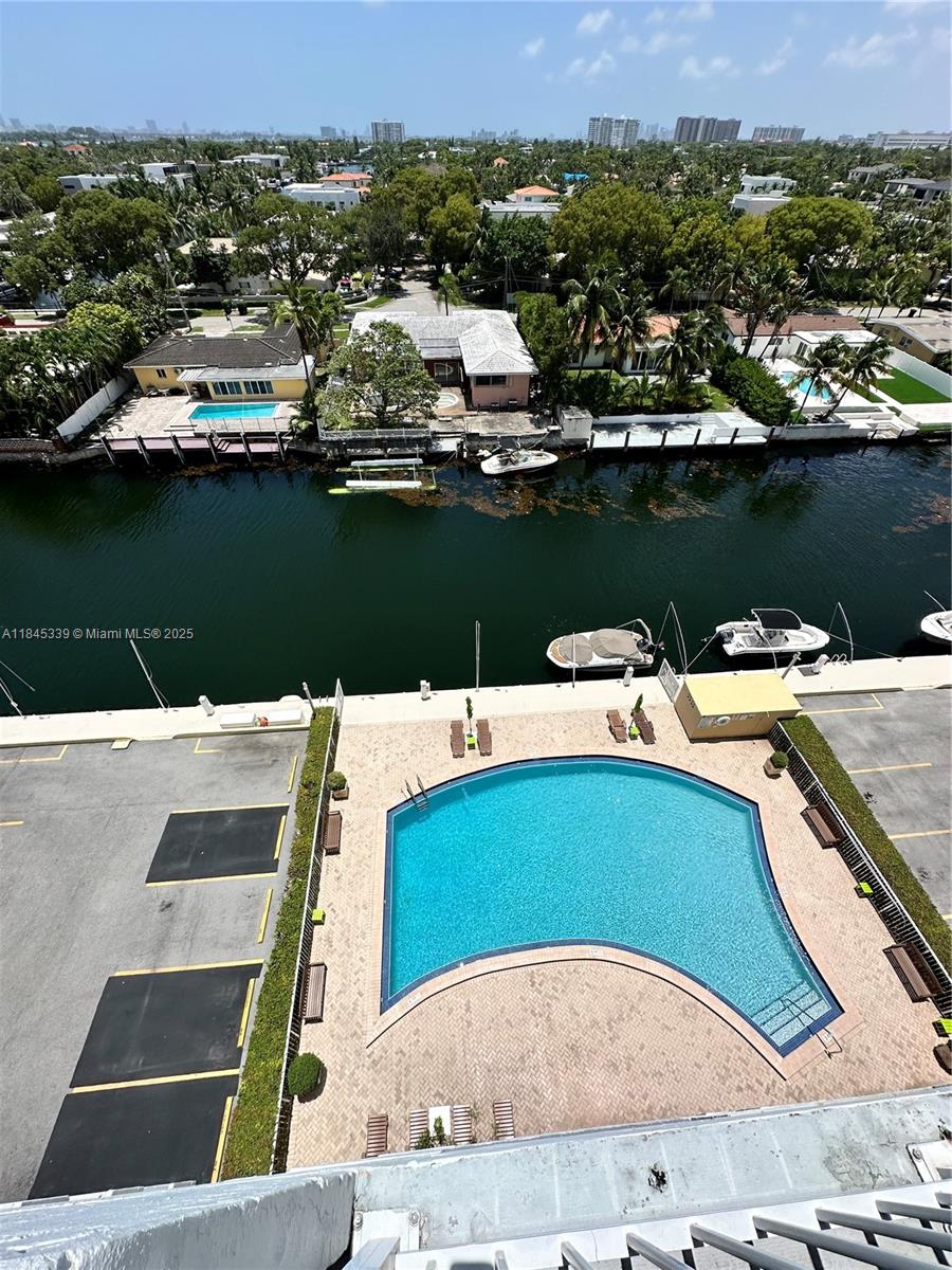 Great INVESTMENT OPPORTUNITY, RENTED UNIT, GREAT TENANT. Excellent Location with and unbelievable views to the canal,super bright. 1 bedr + 1 bath, tile and laminated floors all throughout, big closets, full of storage space, nice kitchen and bathroom. Covered parking space + guest, beautiful upgraded community pool facing the water. Close to restaurants, stores, schools, and good access to highways. Hurry!!!!! great opportunity!!
