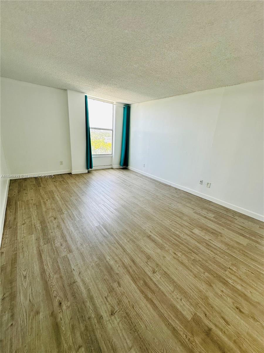 KEYSTONE TOWERS CONDO - Residential