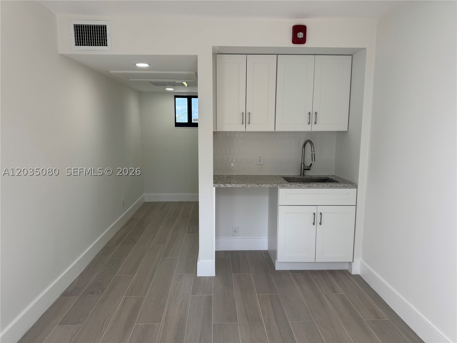HAMPTONS WEST - Residential