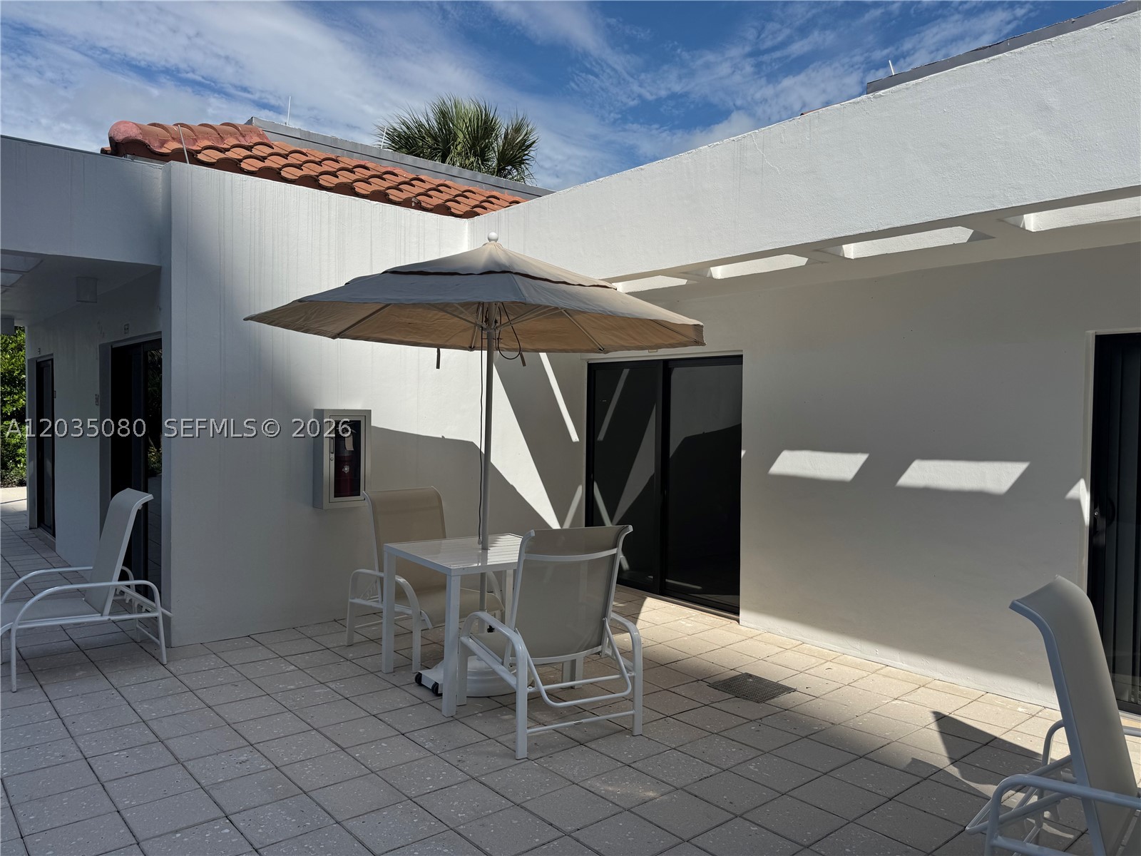HAMPTONS WEST - Residential