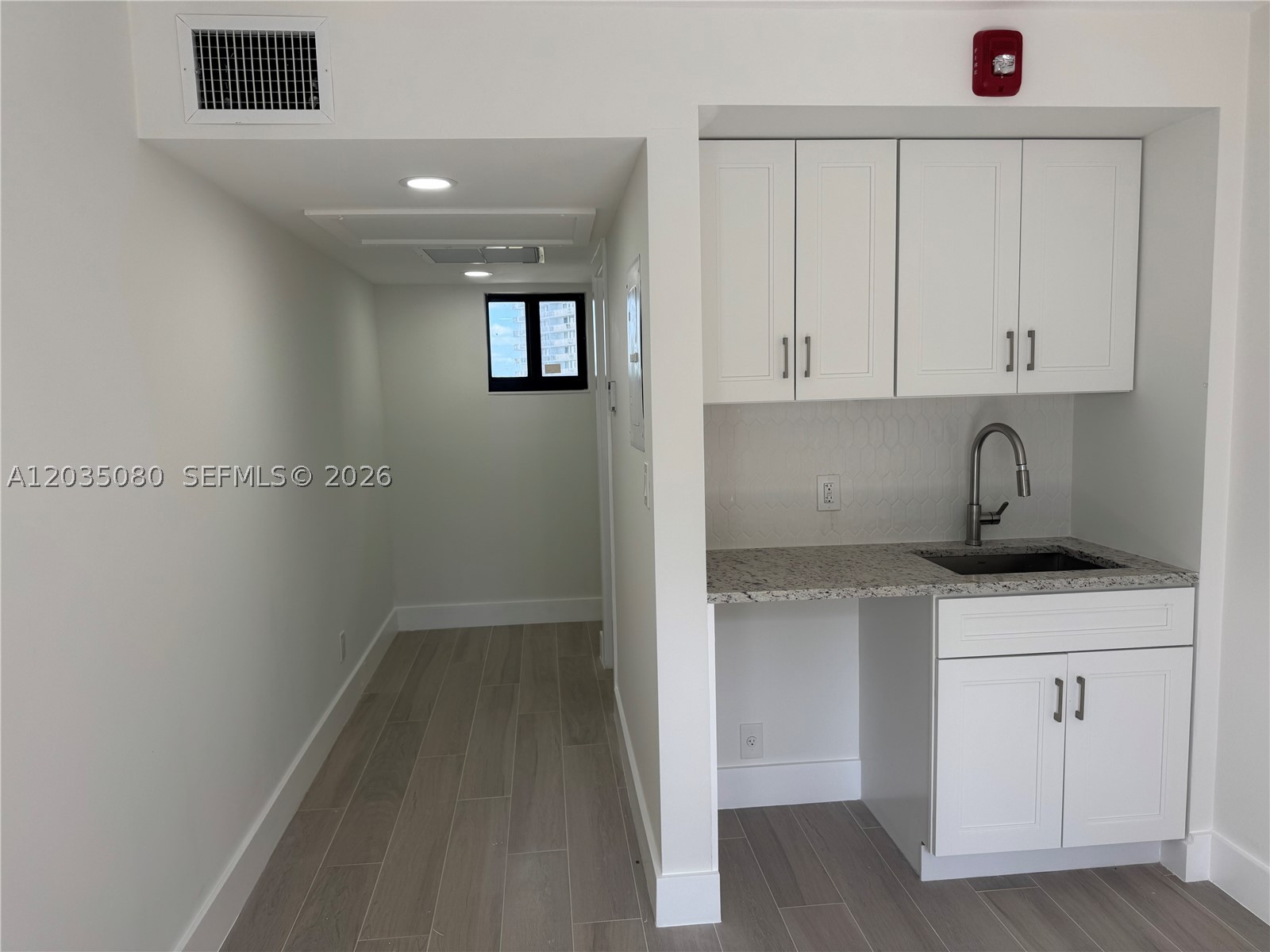 HAMPTONS WEST - Residential