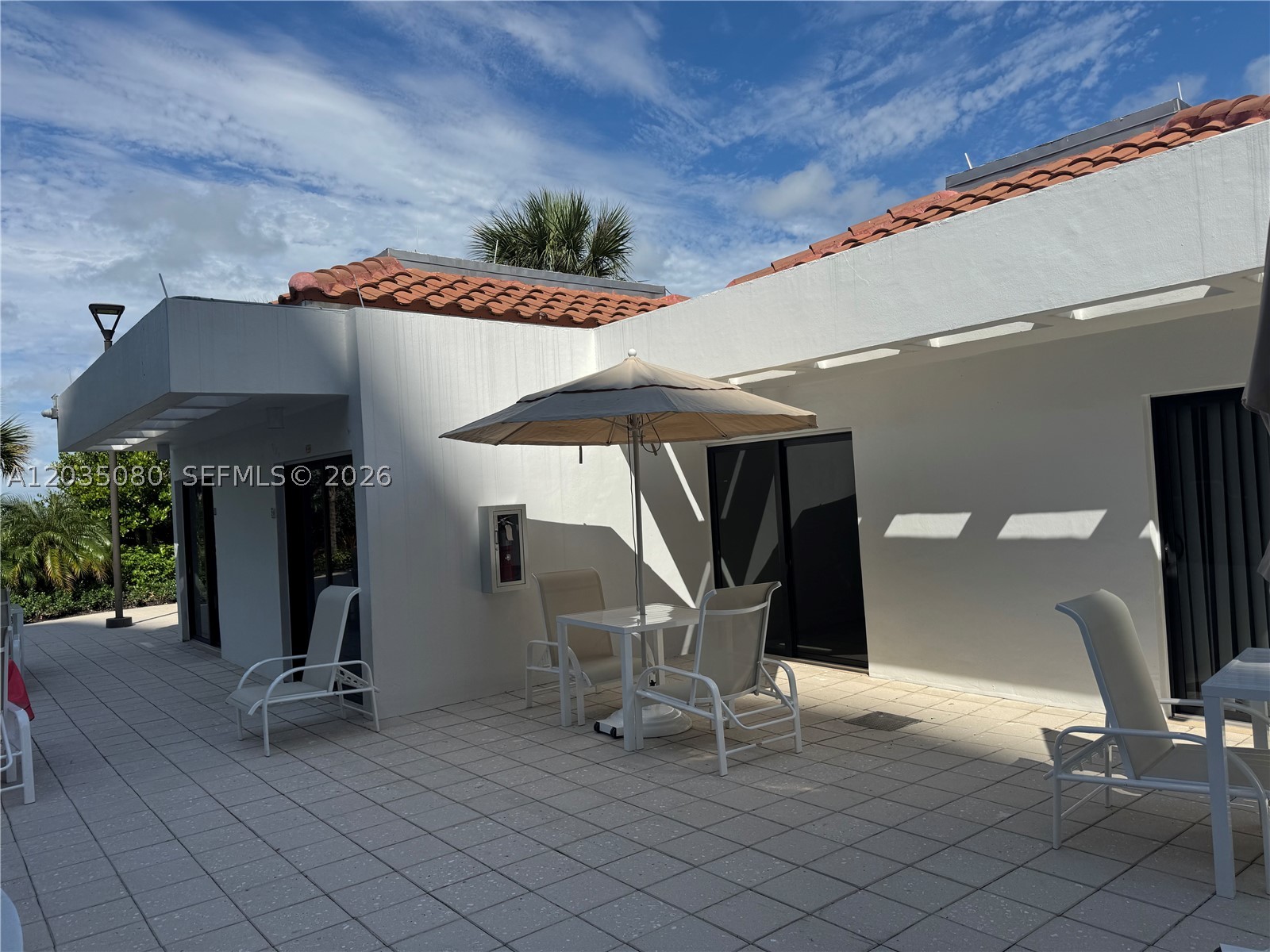 HAMPTONS WEST - Residential