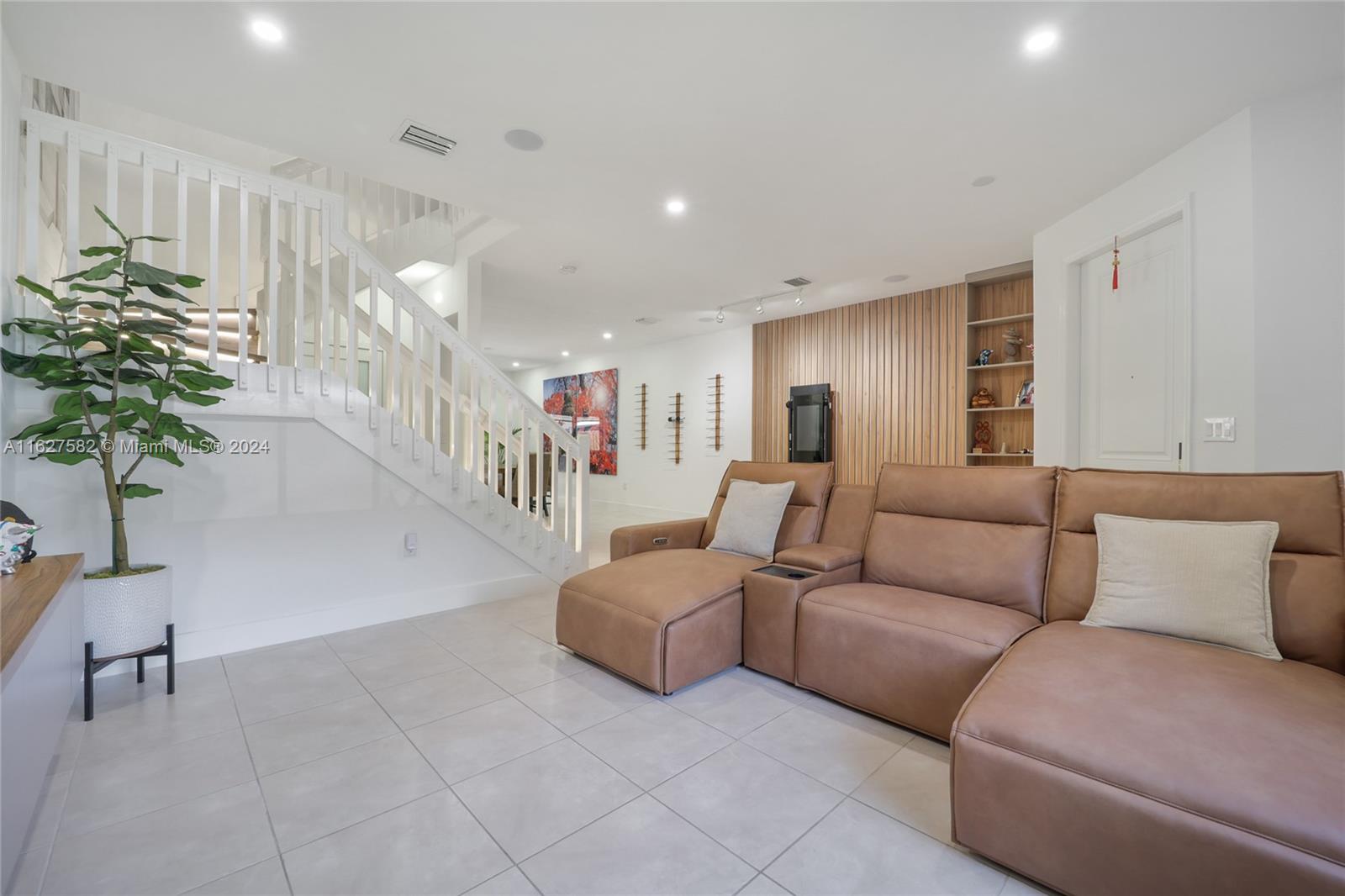 COCO PALM ESTATES - Residential