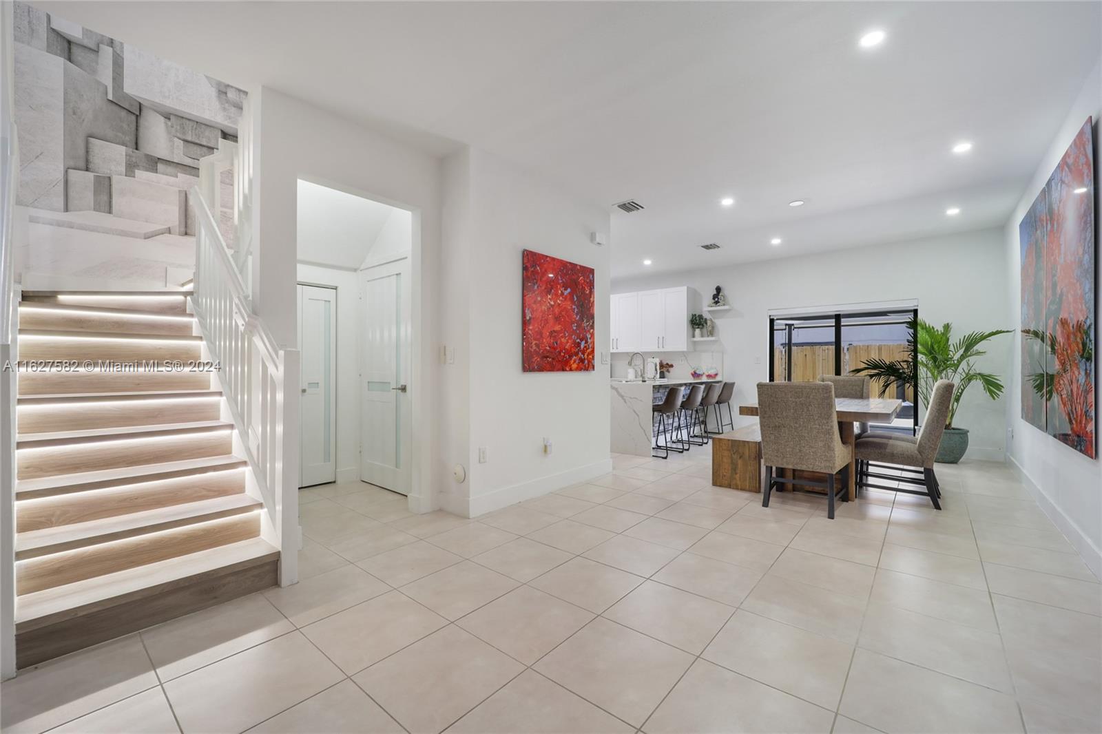 COCO PALM ESTATES - Residential