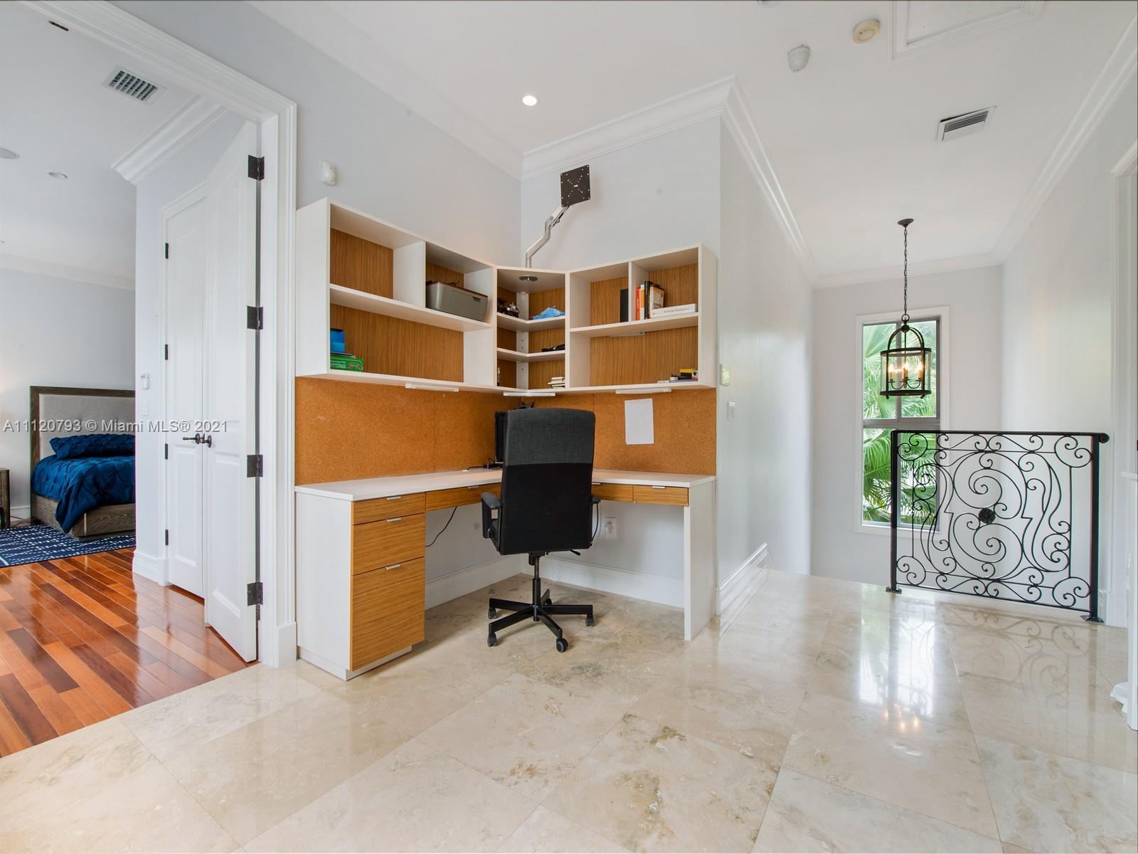 VICTORIA VILLAS - Residential