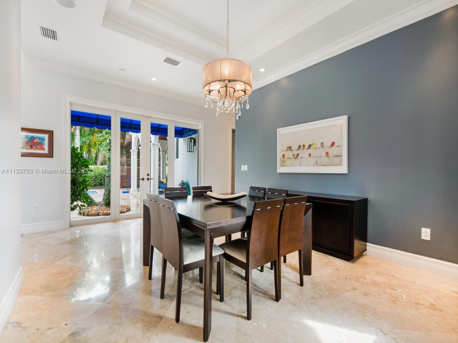 VICTORIA VILLAS - Residential