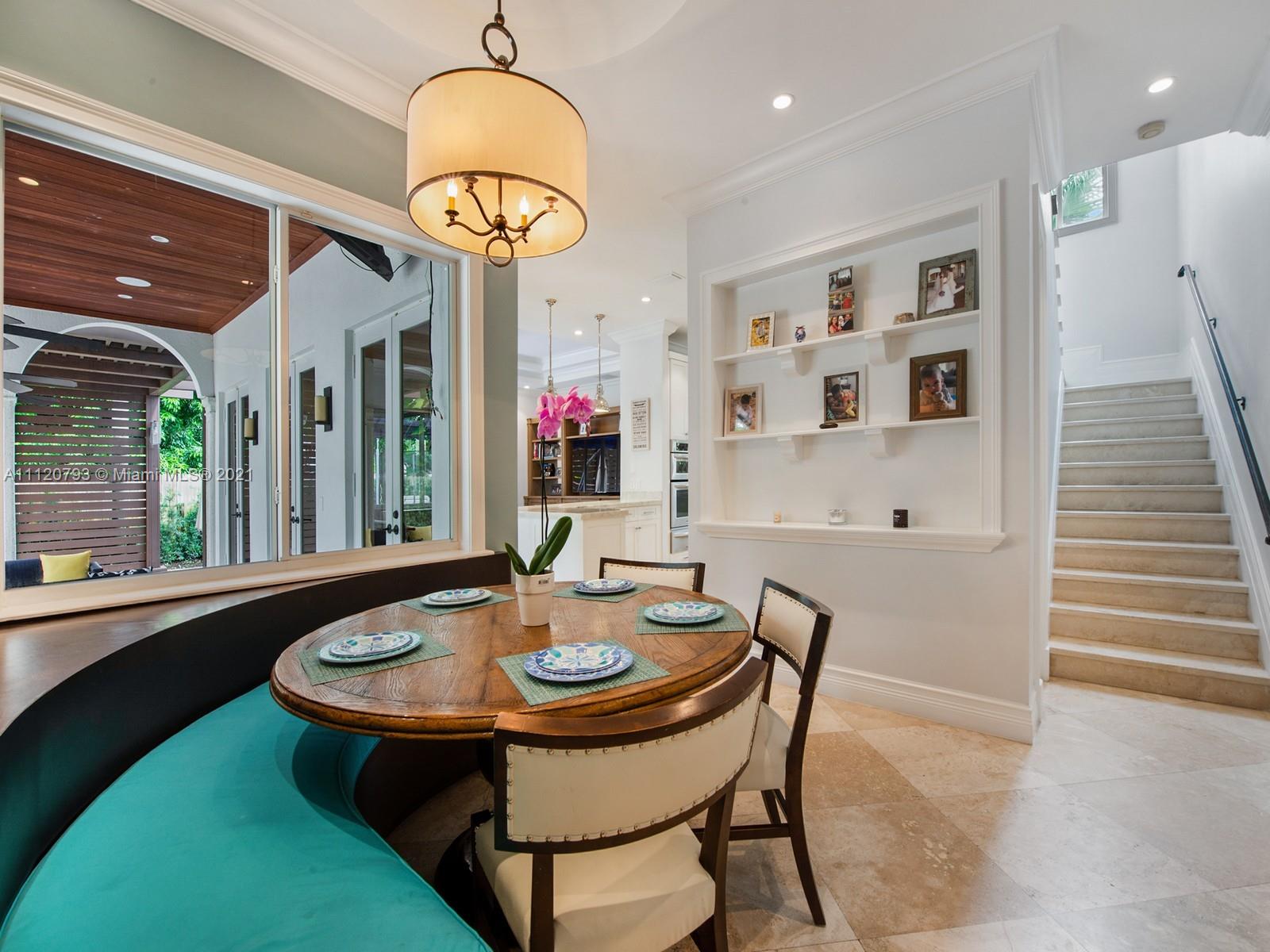 VICTORIA VILLAS - Residential