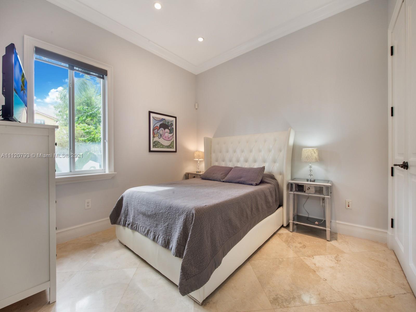 VICTORIA VILLAS - Residential