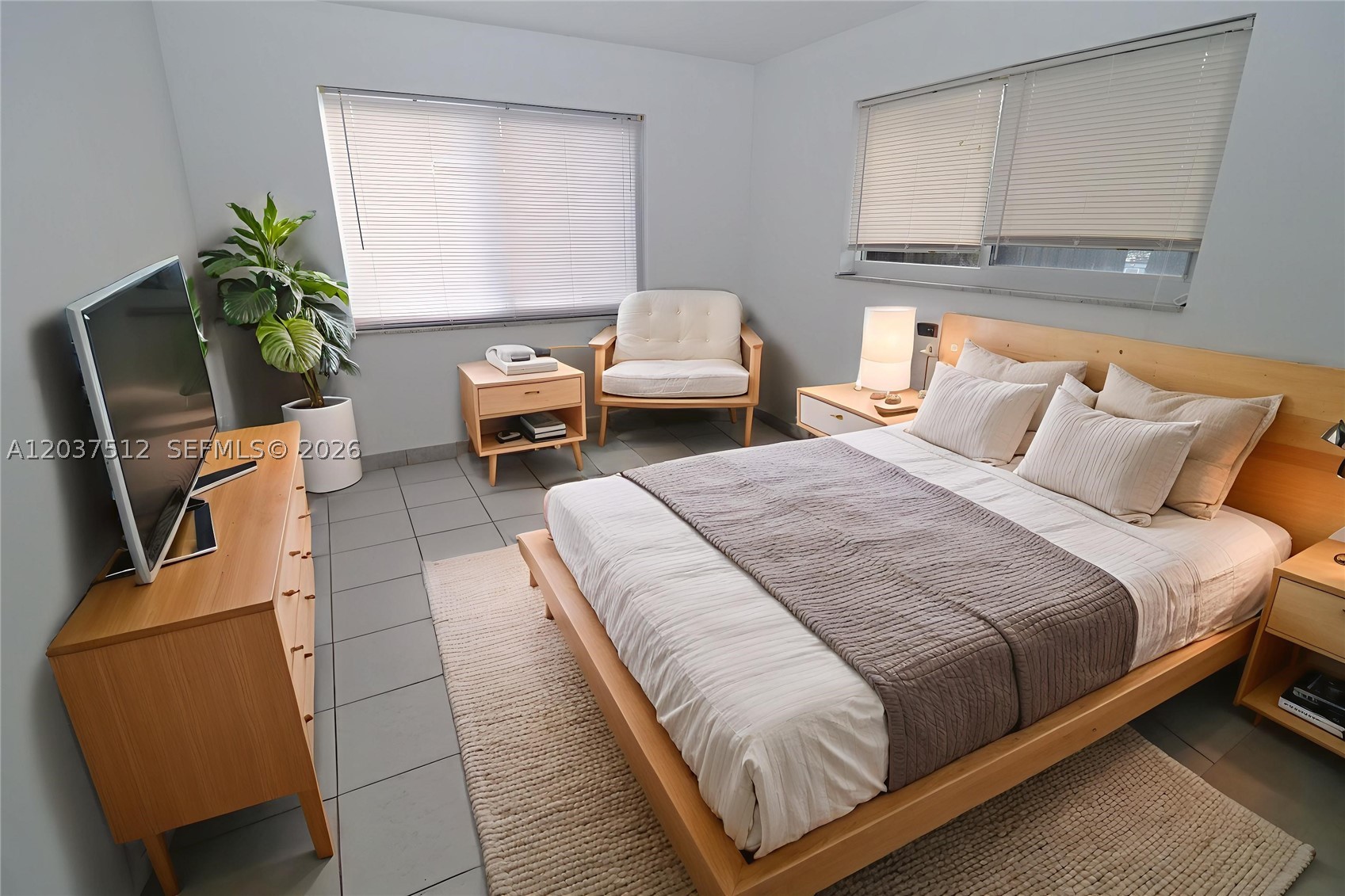 LLOYD ESTATES - Residential Lease