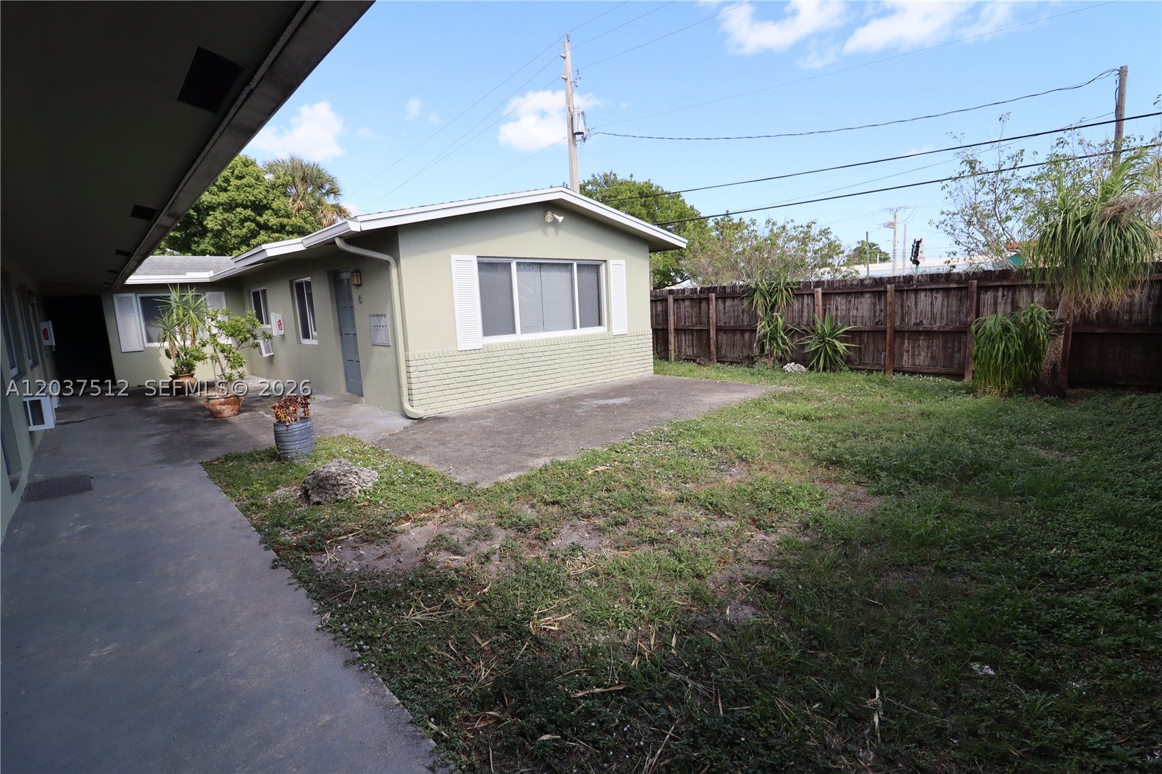 LLOYD ESTATES - Residential Lease