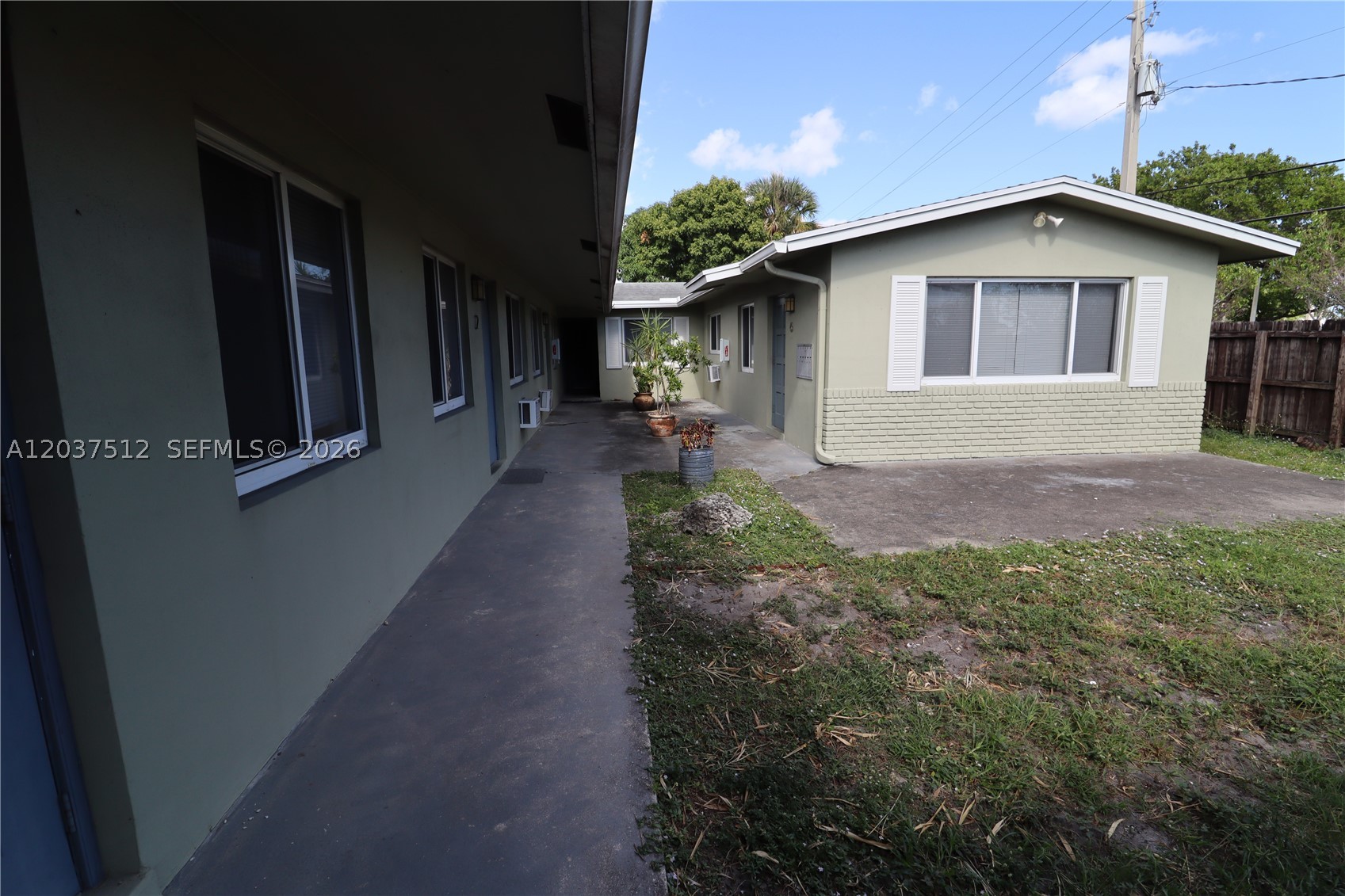 LLOYD ESTATES - Residential Lease