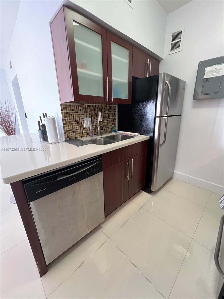 DEL RIO CONDO - Residential