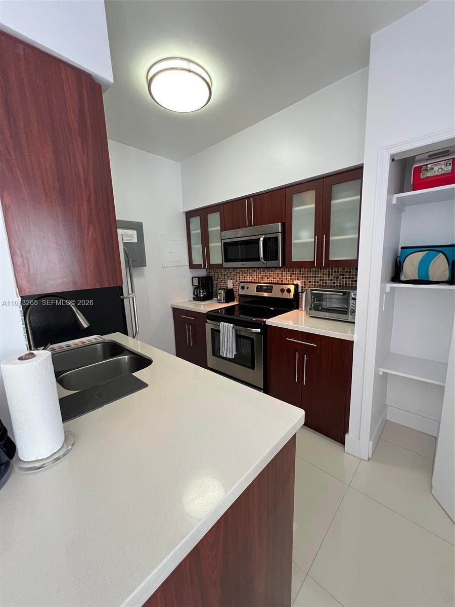 DEL RIO CONDO - Residential