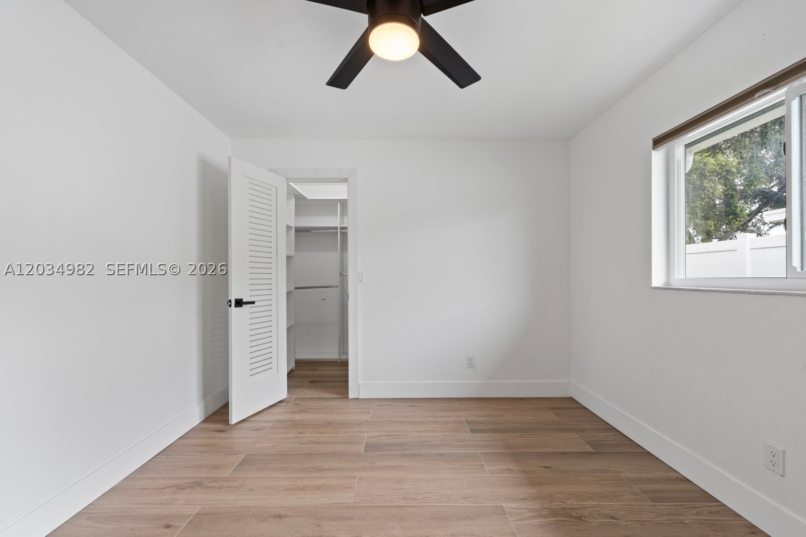 RAINBOW LAKES - Residential Lease