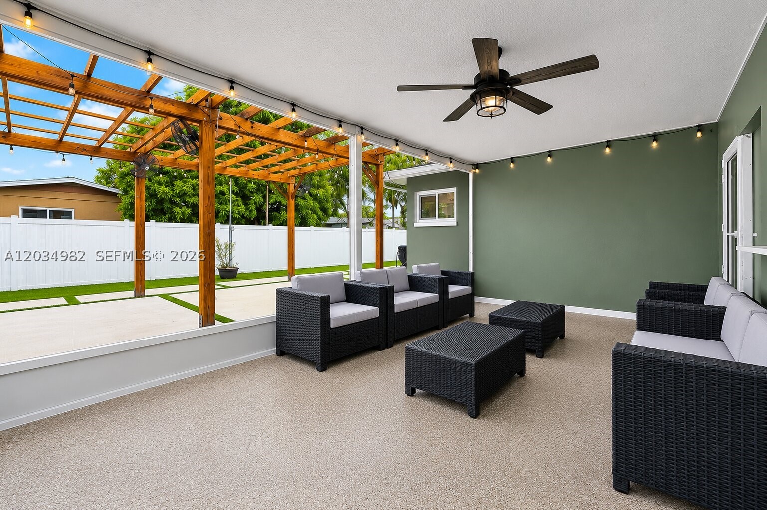 RAINBOW LAKES - Residential Lease