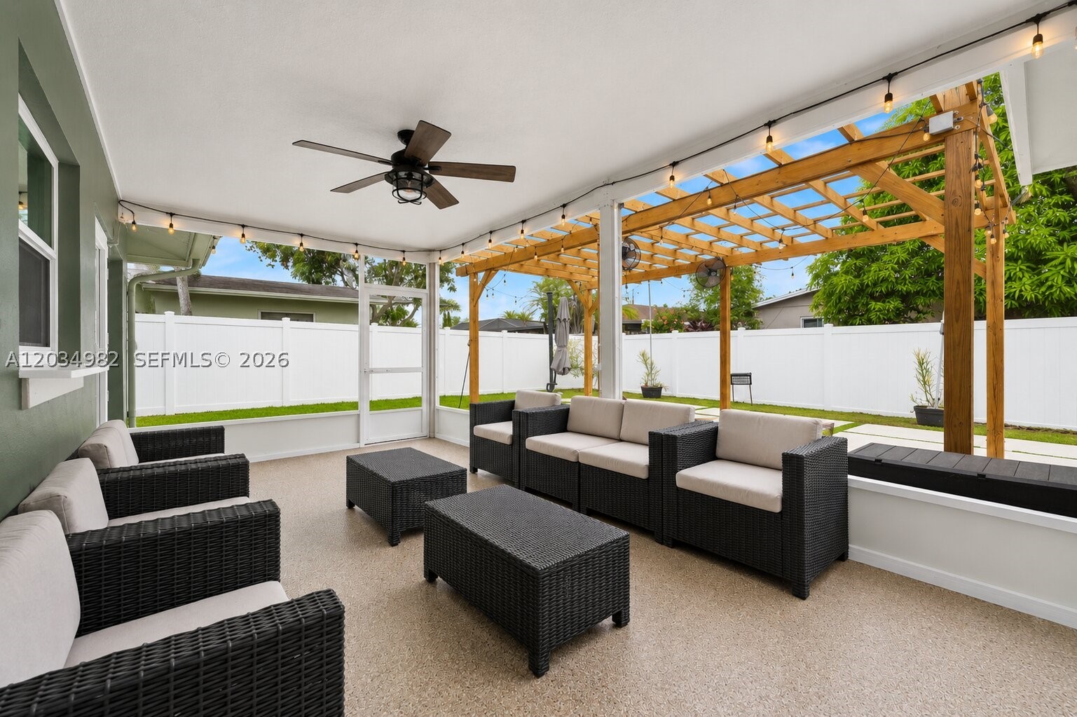 RAINBOW LAKES - Residential Lease