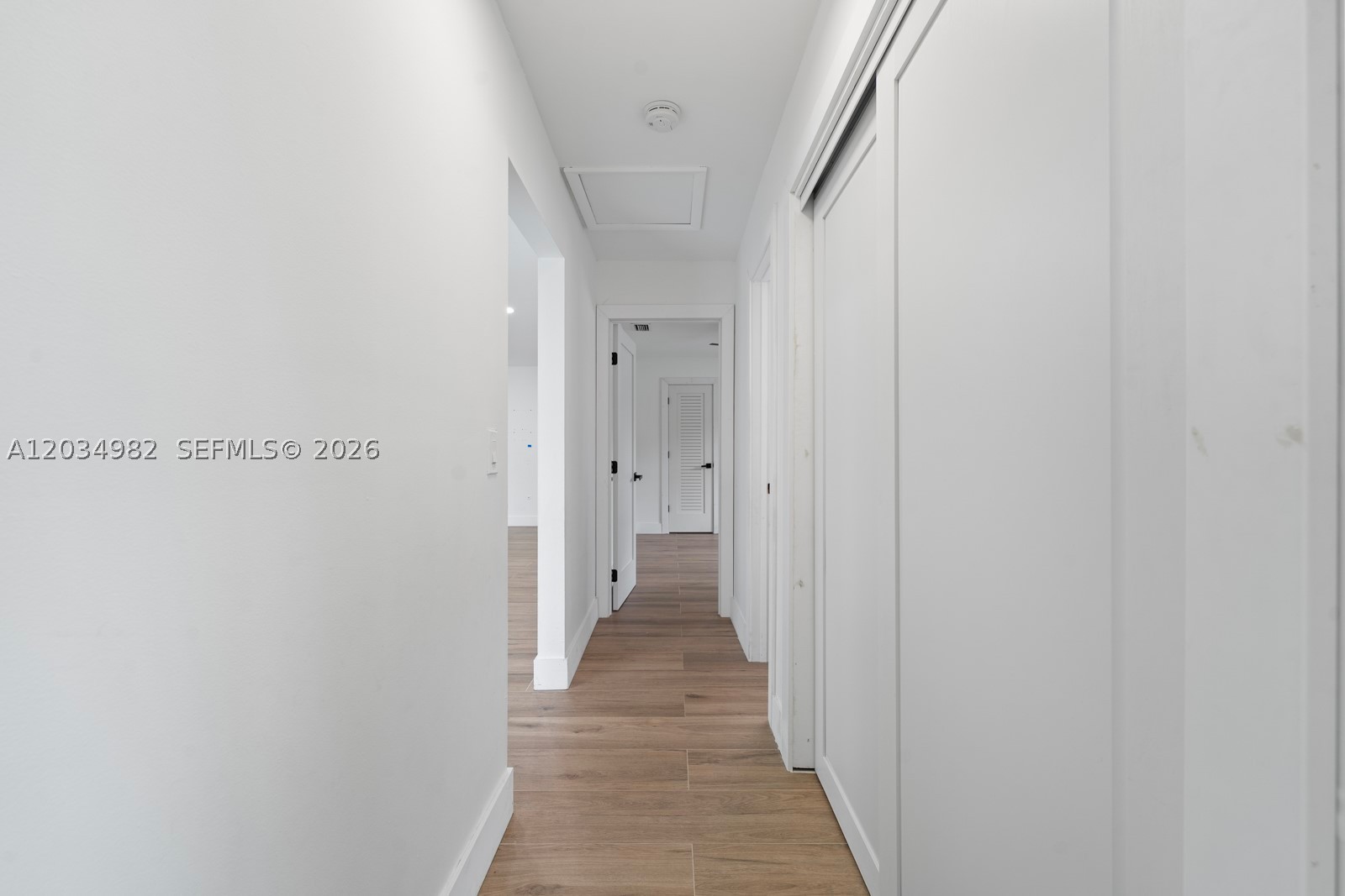 RAINBOW LAKES - Residential Lease