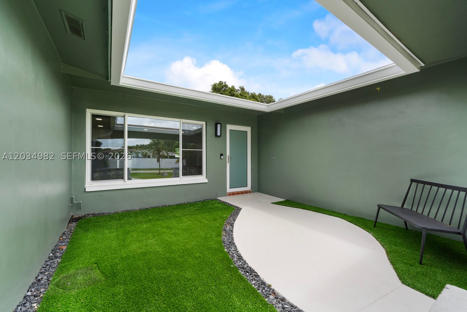RAINBOW LAKES - Residential Lease