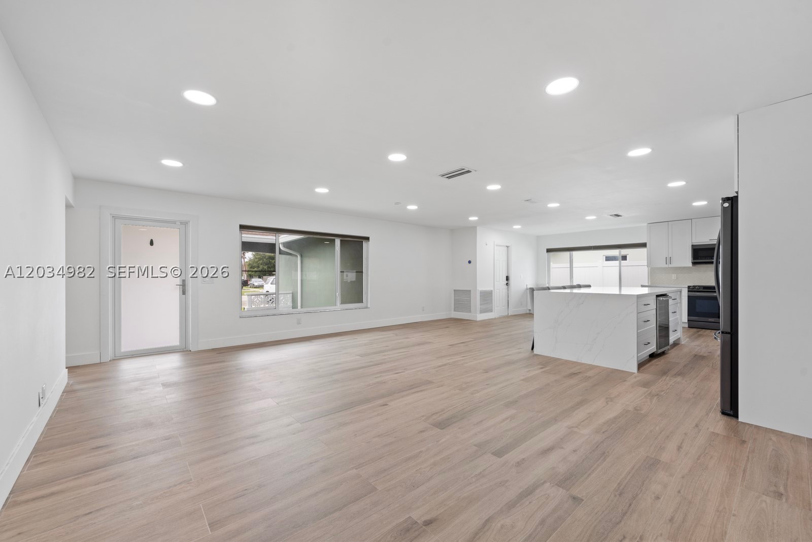 RAINBOW LAKES - Residential Lease
