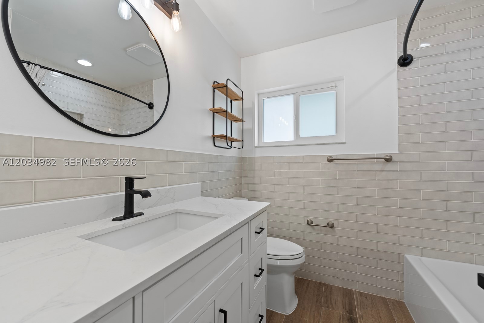 RAINBOW LAKES - Residential Lease
