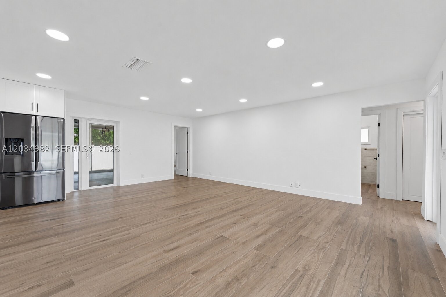 RAINBOW LAKES - Residential Lease