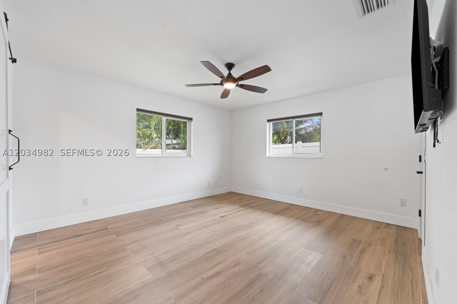 RAINBOW LAKES - Residential Lease