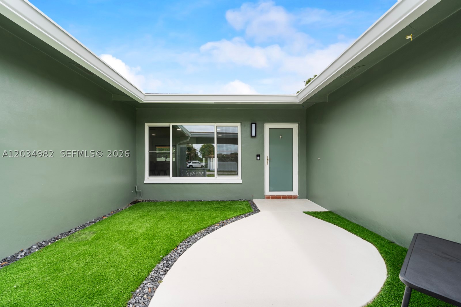 RAINBOW LAKES - Residential Lease