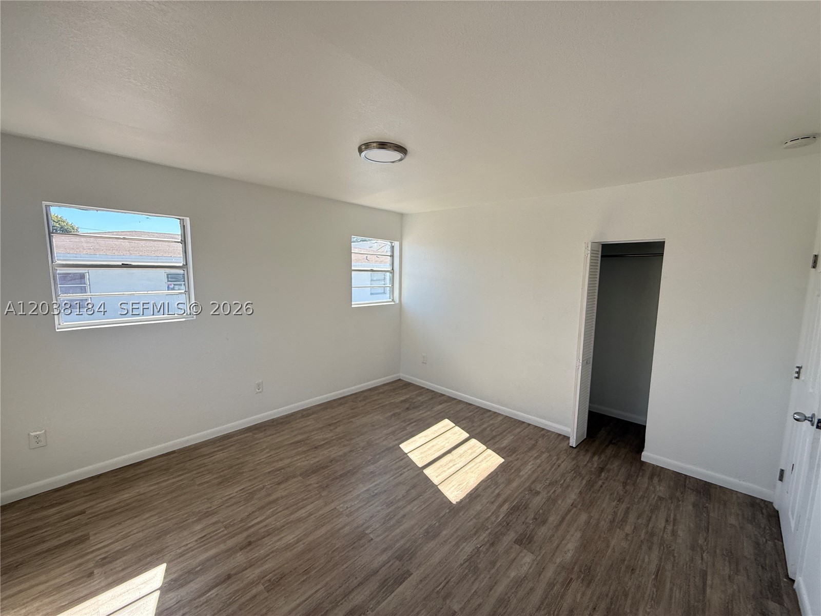 LAWRENCE ESTATE LAND CO - Residential Lease