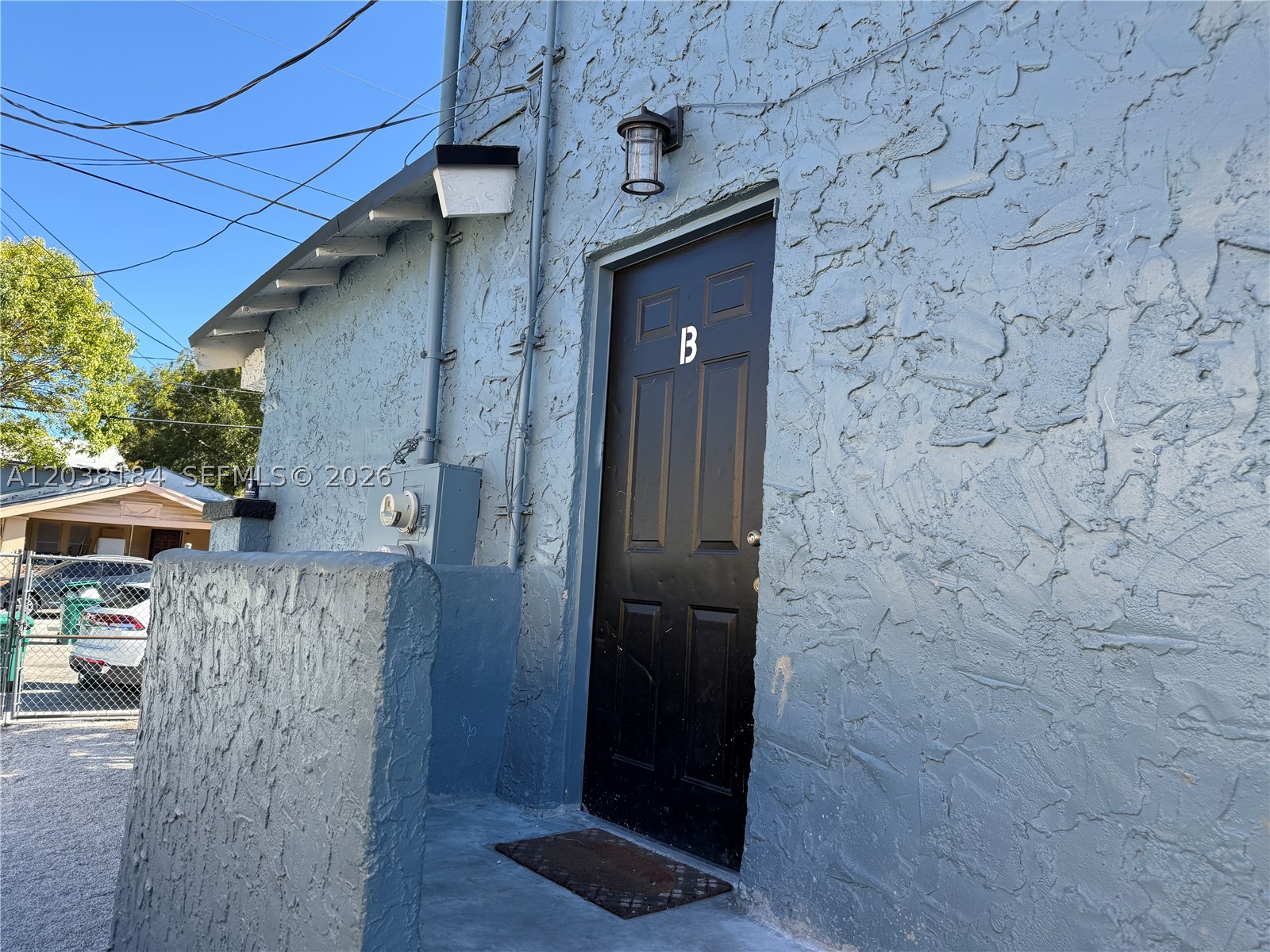 LAWRENCE ESTATE LAND CO - Residential Lease