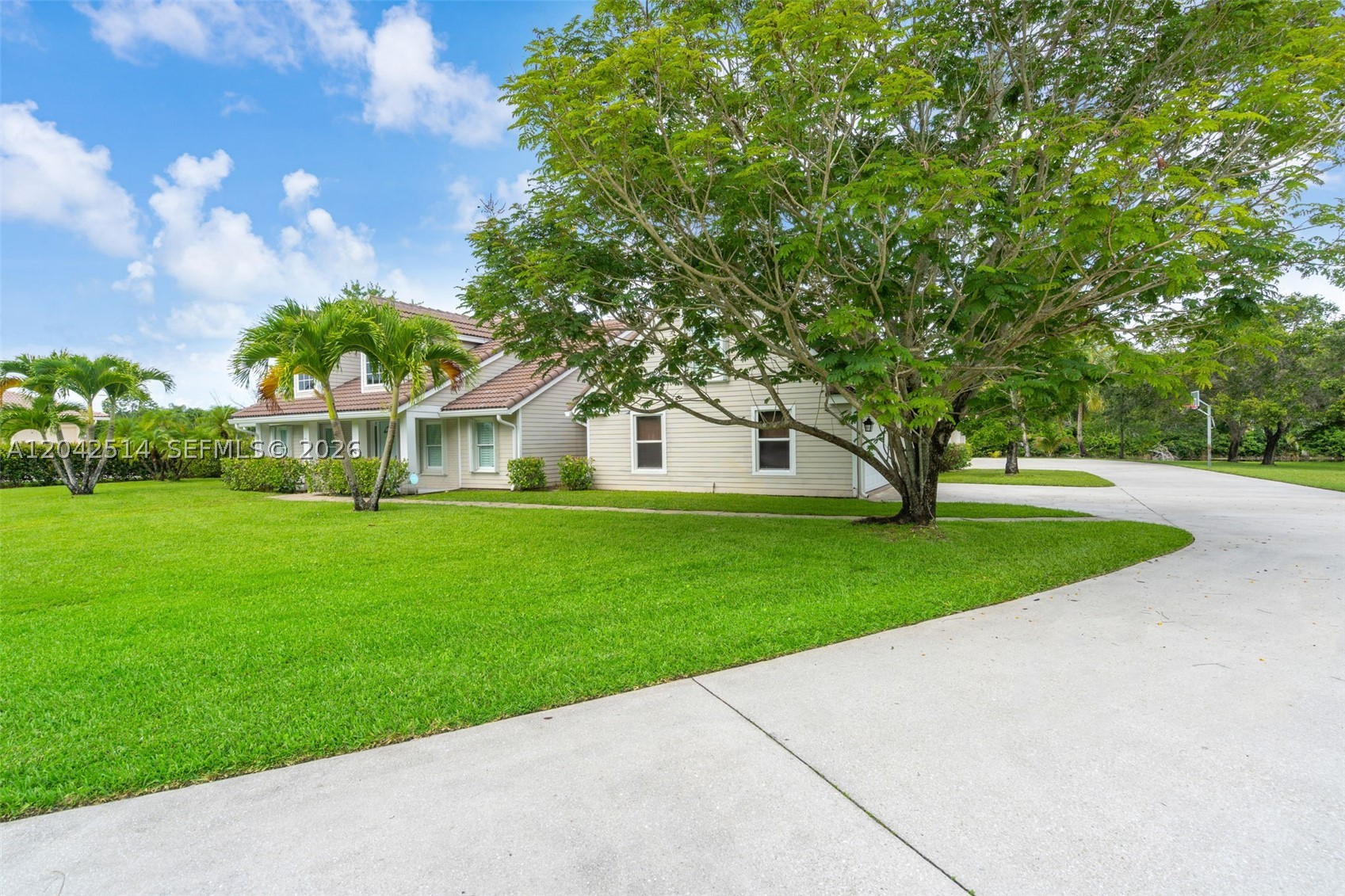 LOXAHATCHEE LAKES - Residential