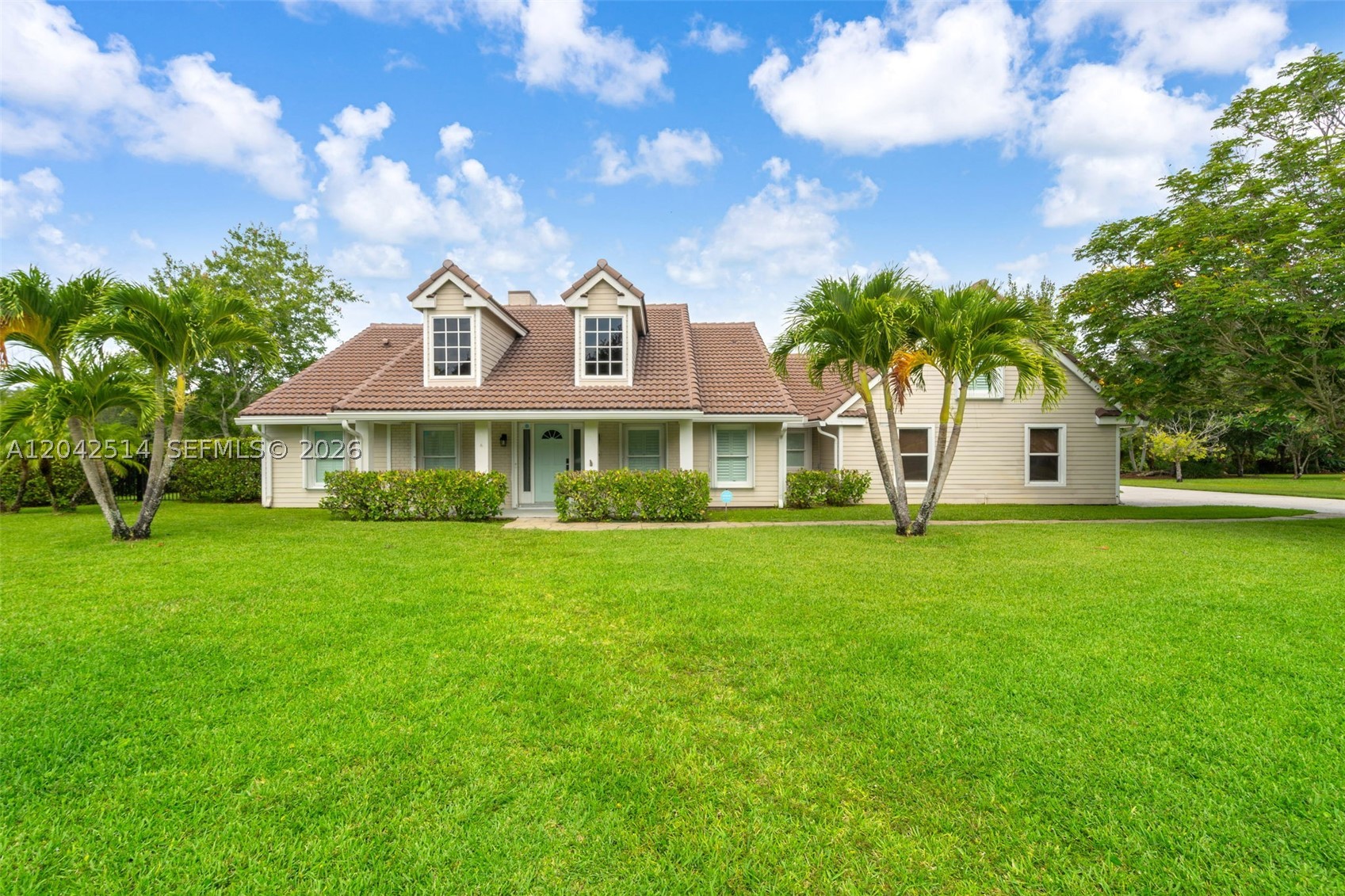 LOXAHATCHEE LAKES - Residential