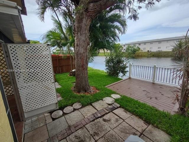 LAKE ISLAND - Residential