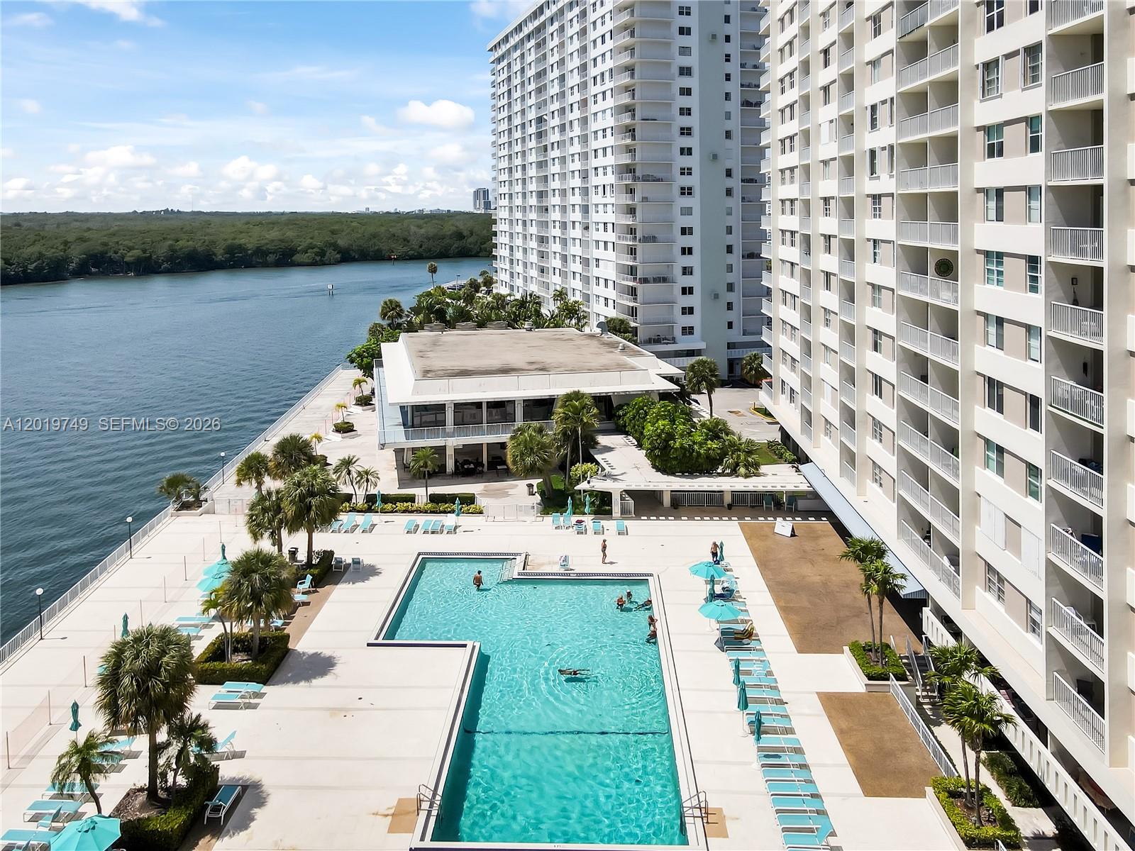 ARLEN HOUSE CONDO - Residential