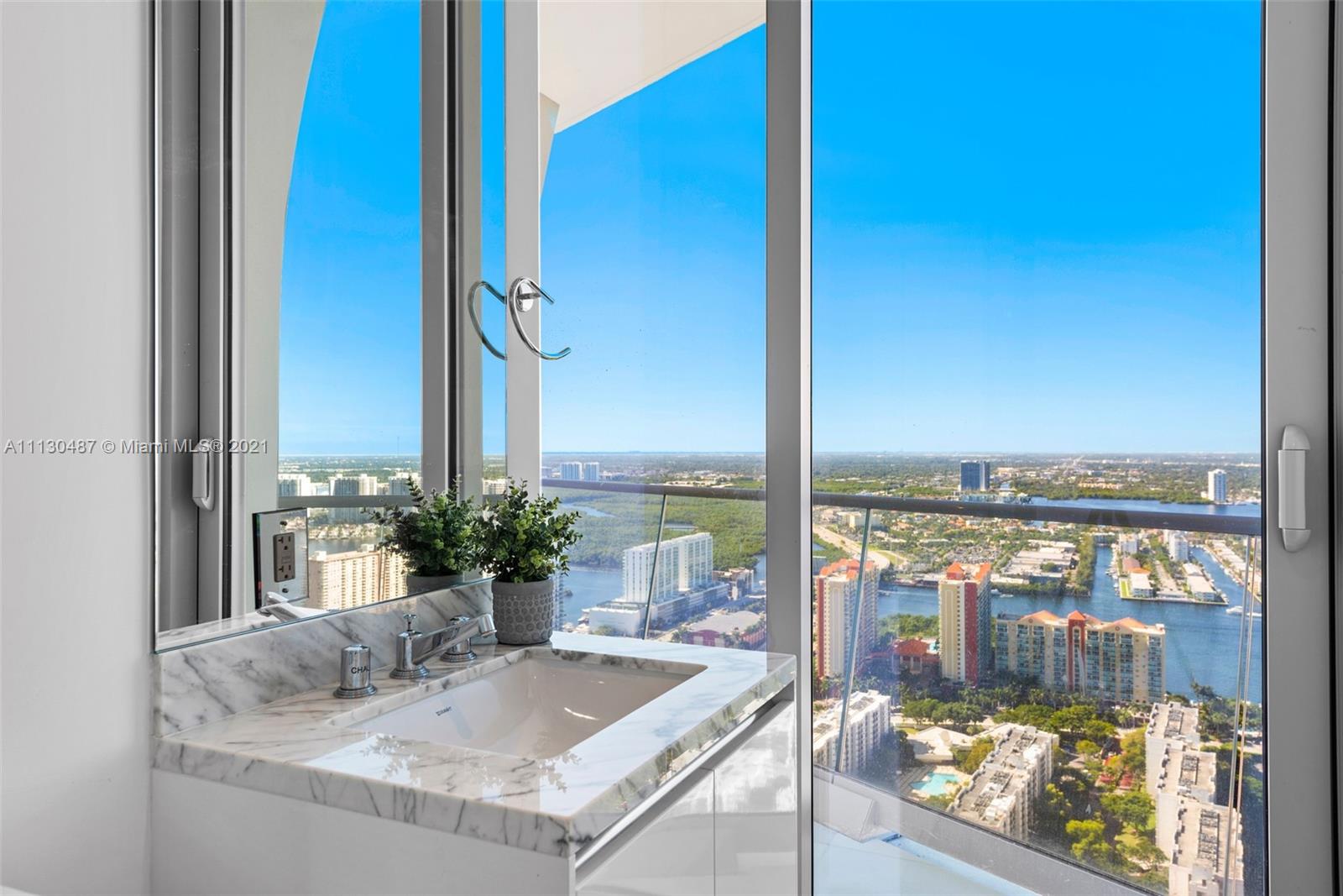 JADE SIGNATURE CONDO - Residential