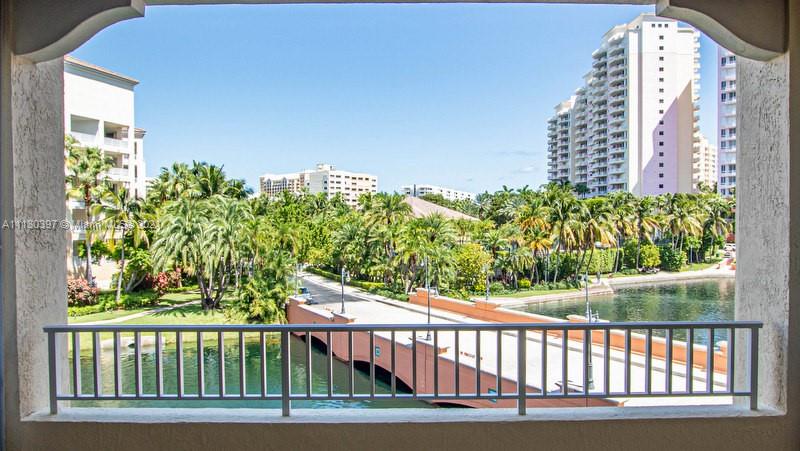Gorgeous, luxurious and bright apartment with great views. Recently remodeled. Excelent layout. Elevator direct to the apartment. Three spacious bedrooms, eat-in-kitchen and large two terraces. Enjoy all the great amenities at the Ocean Club as lap pool, beach pool, restaurants, state of the art gym, spa, club activities, tennis club and more. Available February 1, 2022.