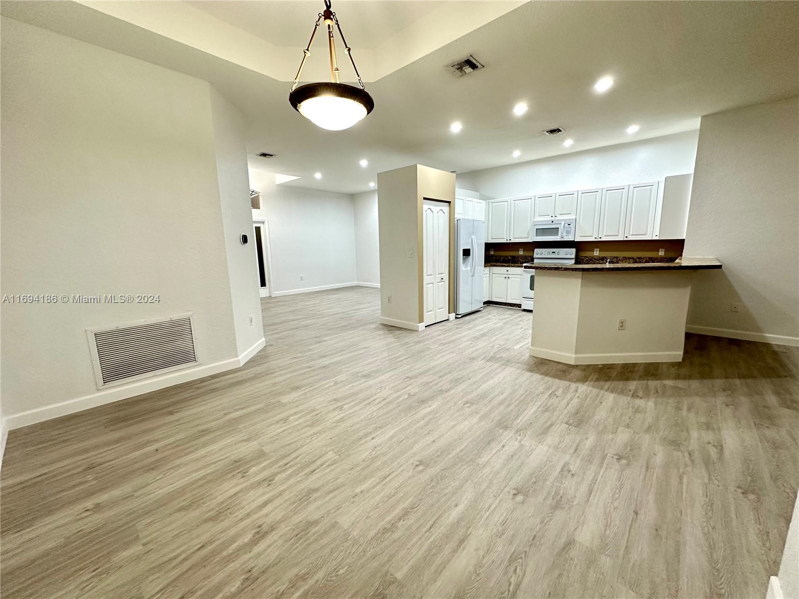EFM ESTATES SECTIONS TWO - Residential Lease